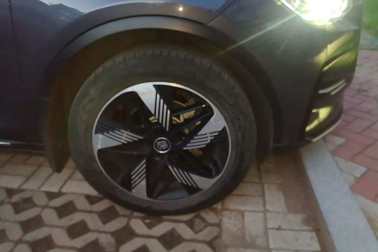Used BYD Tang New Energy 2023 DM-i Champion Edition 112KM Prestige Model Right Front Wheel Hub