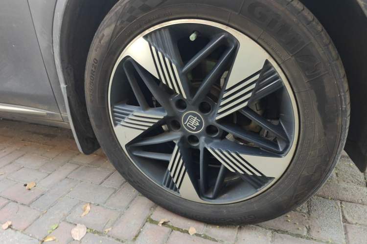 Used BYD Tang New Energy 2023 DM-i Champion Edition 112KM Prestige Model Right Front Wheel Hub