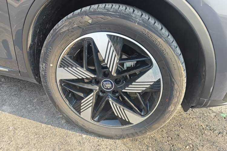 Used BYD Tang New Energy 2023 DM-i Champion Edition 112KM Prestige Model Right Front Wheel Hub
