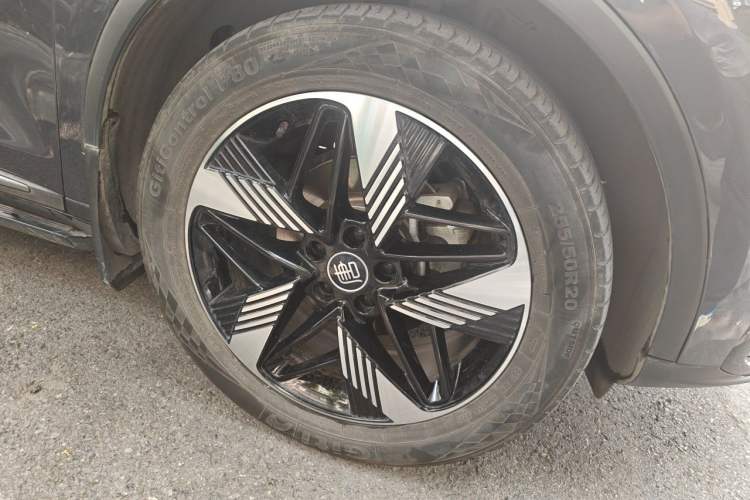 Used BYD Tang New Energy 2023 DM-i Champion Edition 112KM Prestige Model Right Front Wheel Hub