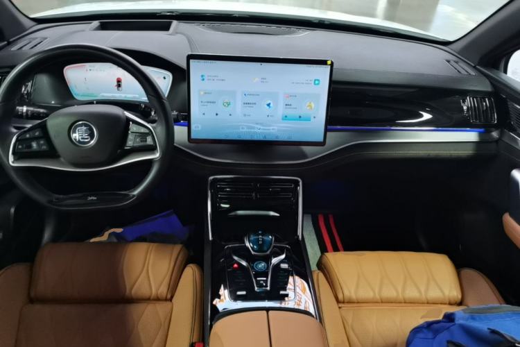 Used BYD Tang New Energy 2023 DM-i Champion Edition 112KM Prestige Model Center Console