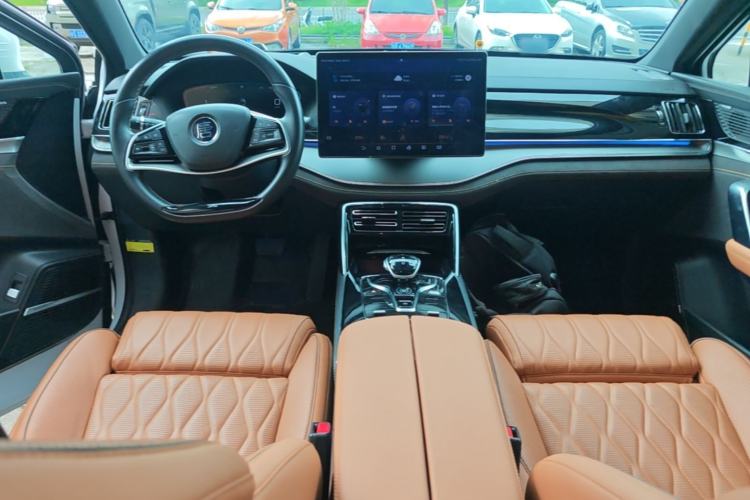 Used BYD Tang New Energy 2023 DM-i Champion Edition 112KM Prestige Model Center Console