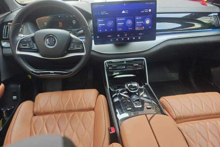 Used BYD Tang New Energy 2023 DM-i Champion Edition 112KM Prestige Model Center Console