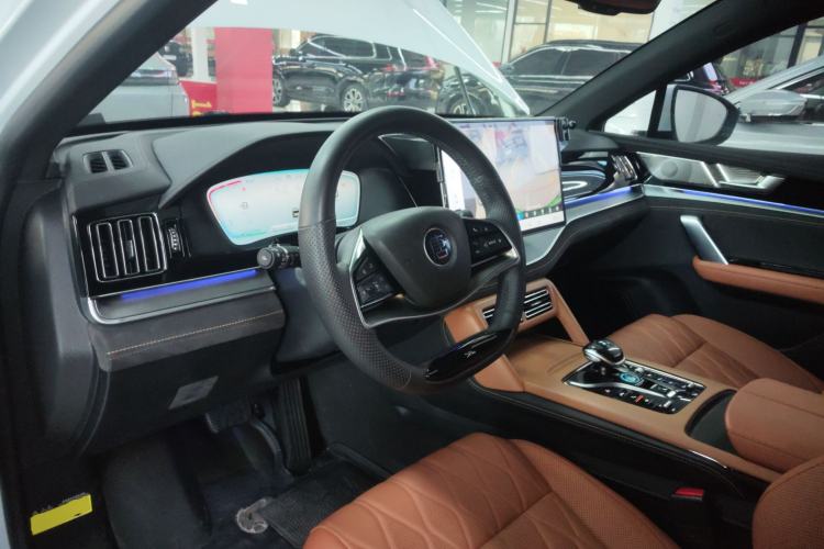 Used BYD Tang New Energy 2023 DM-i Champion Edition 112KM Prestige Model Center Console