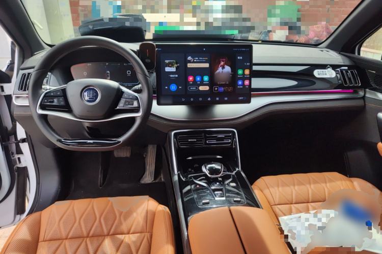 Used BYD Tang New Energy 2023 DM-i Champion Edition 112KM Prestige Model Center Console