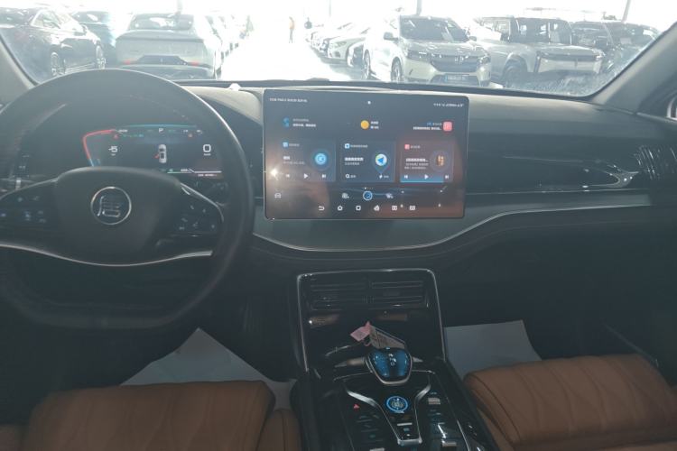 Used BYD Tang New Energy 2023 DM-i Champion Edition 112KM Prestige Model Center Console