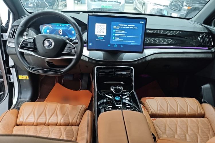 Used BYD Tang New Energy 2023 DM-i Champion Edition 112KM Prestige Model Center Console