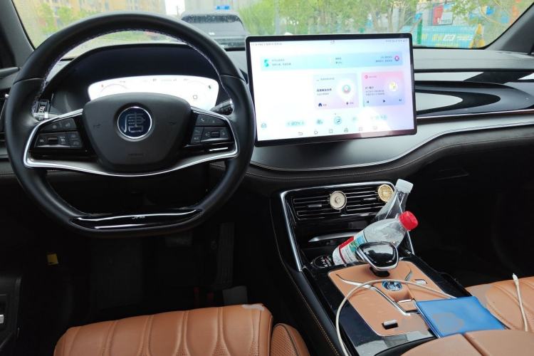Used BYD Tang New Energy 2023 DM-i Champion Edition 112KM Prestige Model Center Console