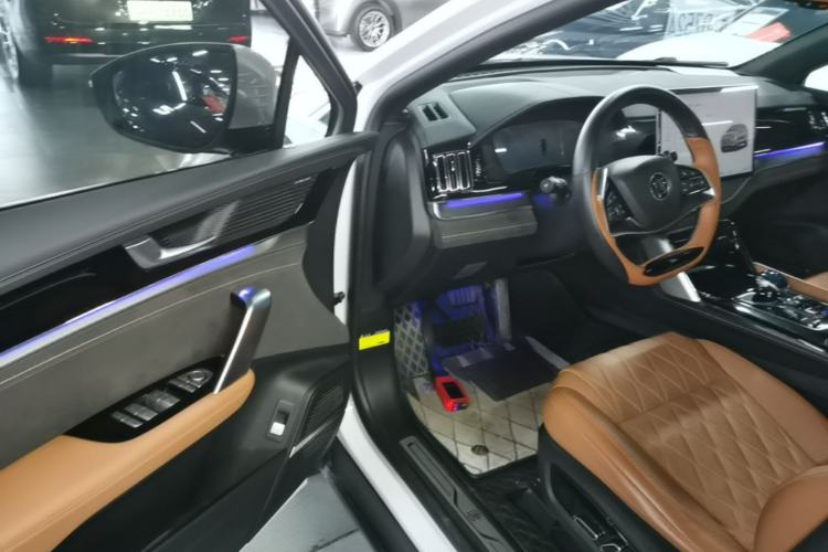 Used BYD Tang New Energy 2023 DM-i Champion Edition 112KM Prestige Model Driver Seat
