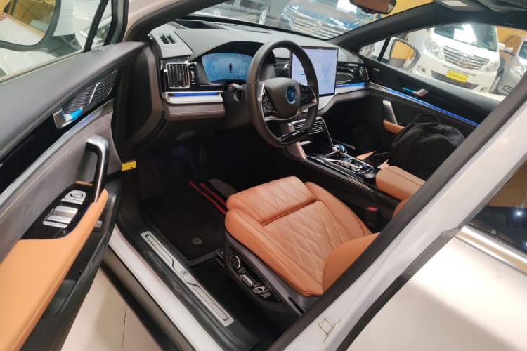 Used BYD Tang New Energy 2023 DM-i Champion Edition 112KM Prestige Model Driver Seat