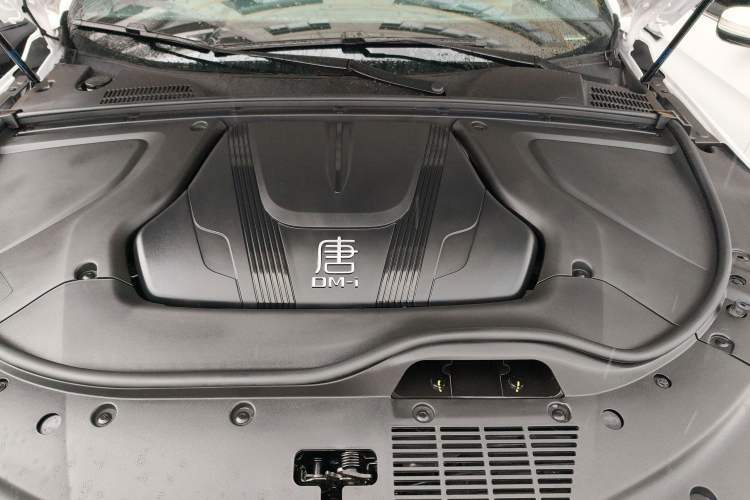 Used BYD Tang New Energy 2023 DM-i Champion Edition 112KM Prestige Model Engine Bay