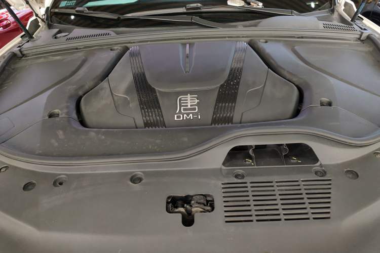 Used BYD Tang New Energy 2023 DM-i Champion Edition 112KM Prestige Model Engine Bay