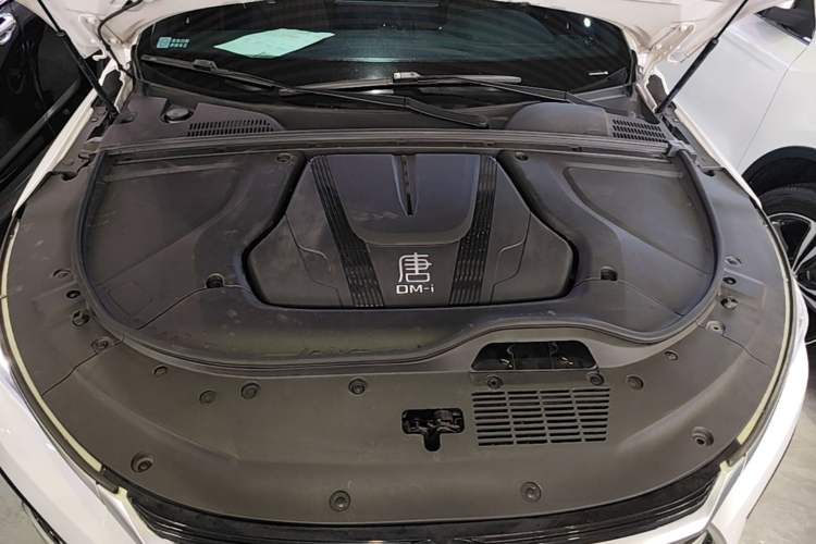 Used BYD Tang New Energy 2023 DM-i Champion Edition 112KM Prestige Model Engine Bay