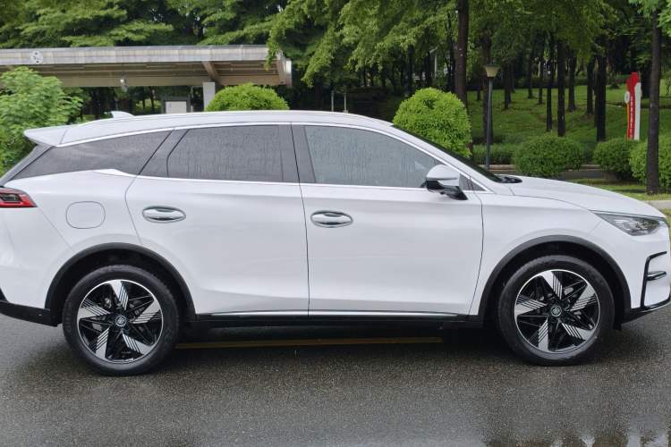 Used BYD Tang New Energy 2023 DM-i Champion Edition 112KM Prestige Model Exterior 3
