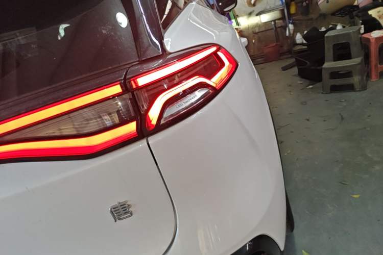 Used BYD Tang New Energy 2023 DM-i Champion Edition 112KM Prestige Model Exterior 3