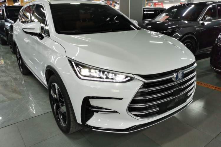 Used BYD Tang New Energy 2023 DM-i Champion Edition 112KM Prestige Model Front Right 45 Deg