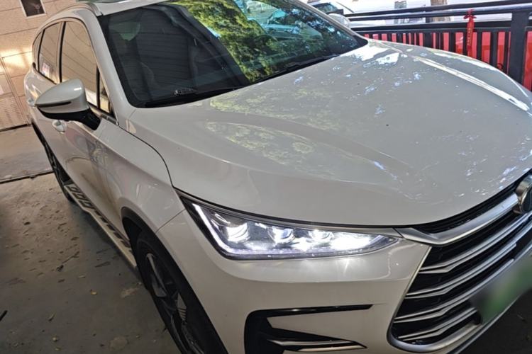 Used BYD Tang New Energy 2023 DM-i Champion Edition 112KM Prestige Model Front Right 45 Deg