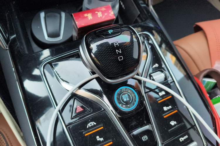 Used BYD Tang New Energy 2023 DM-i Champion Edition 112KM Prestige Model Gear Lever