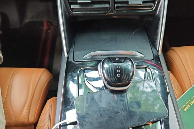 Used BYD Tang New Energy 2023 DM-i Champion Edition 112KM Prestige Model Gear Lever