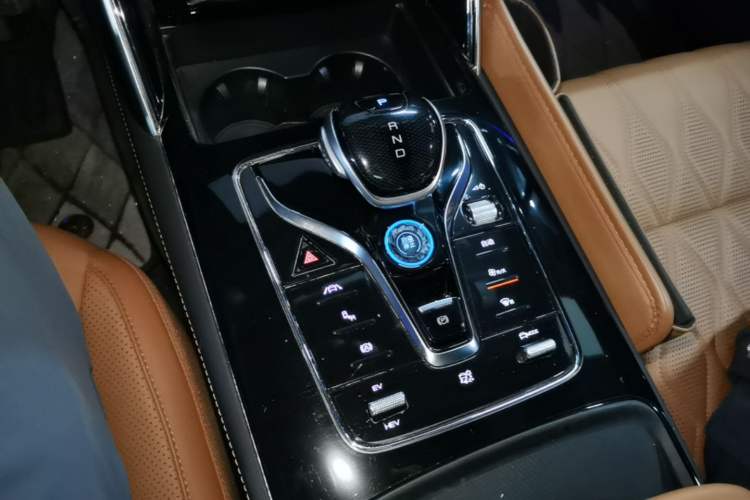 Used BYD Tang New Energy 2023 DM-i Champion Edition 112KM Prestige Model Gear Lever