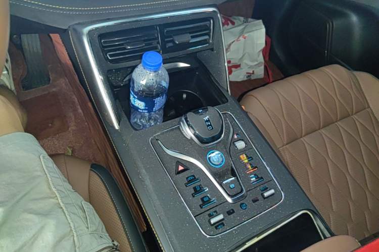 Used BYD Tang New Energy 2023 DM-i Champion Edition 112KM Prestige Model Gear Lever