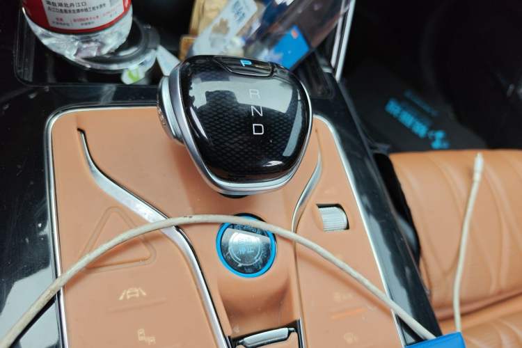 Used BYD Tang New Energy 2023 DM-i Champion Edition 112KM Prestige Model Gear Lever