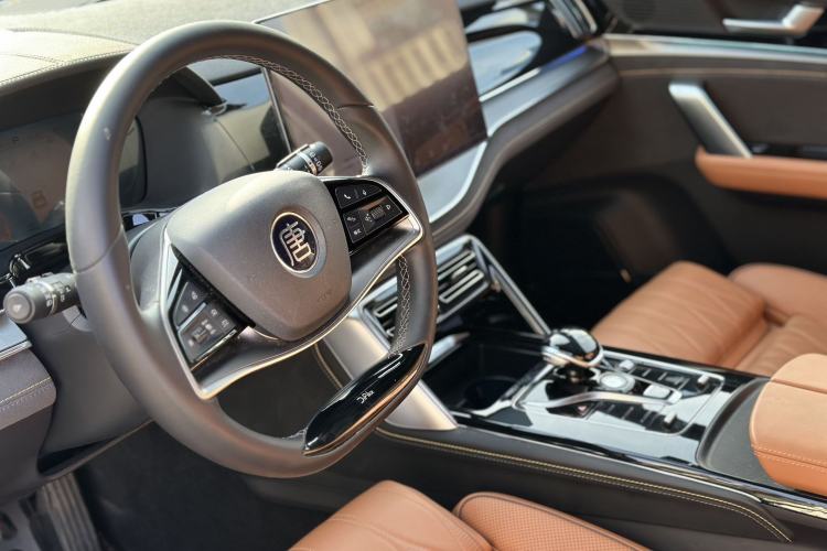 Used BYD Tang New Energy 2023 DM-i Champion Edition 112KM Prestige Model Interior 1