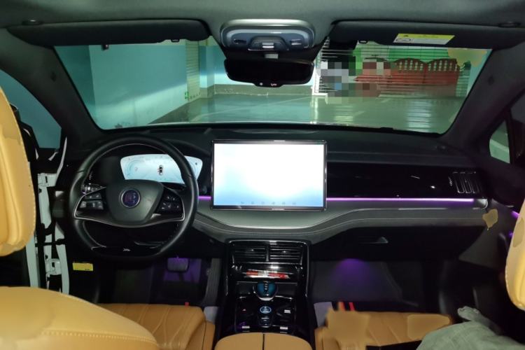 Used BYD Tang New Energy 2023 DM-i Champion Edition 112KM Prestige Model Interior 2