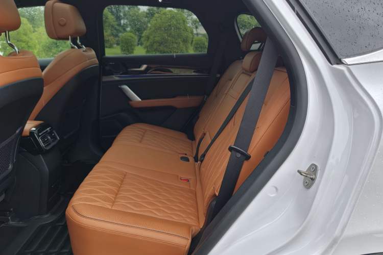Used BYD Tang New Energy 2023 DM-i Champion Edition 112KM Prestige Model Interior 3