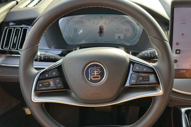 Used BYD Tang New Energy 2023 DM-i Champion Edition 112KM Prestige Model Interior 4