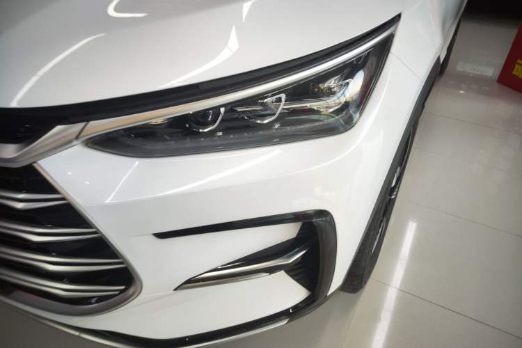 Used BYD Tang New Energy 2023 DM-i Champion Edition 112KM Prestige Model Left Front Headlight