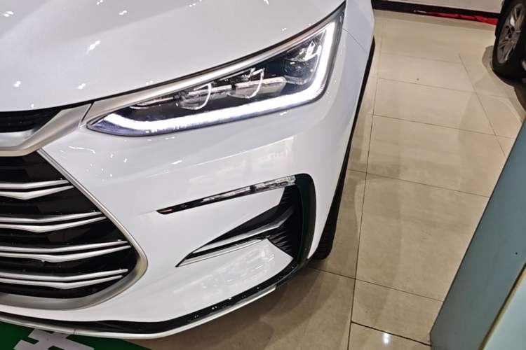 Used BYD Tang New Energy 2023 DM-i Champion Edition 112KM Prestige Model Left Front Headlight