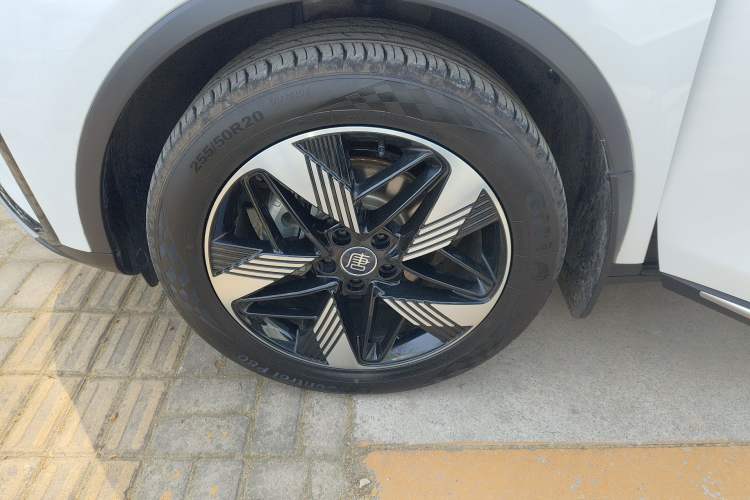 Used BYD Tang New Energy 2023 DM-i Champion Edition 112KM Prestige Model Left Front Wheel Hub