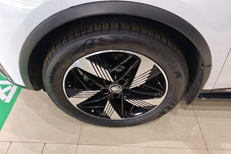 Used BYD Tang New Energy 2023 DM-i Champion Edition 112KM Prestige Model Left Front Wheel Hub