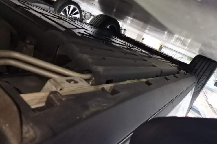 Used BYD Tang New Energy 2023 DM-i Champion Edition 112KM Prestige Model Left Side Sill