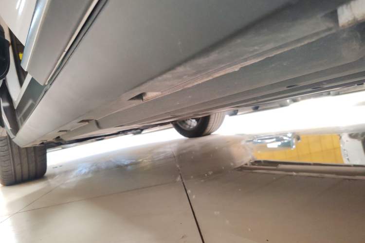 Used BYD Tang New Energy 2023 DM-i Champion Edition 112KM Prestige Model Left Side Sill