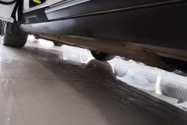Used BYD Tang New Energy 2023 DM-i Champion Edition 112KM Prestige Model Left Side Sill