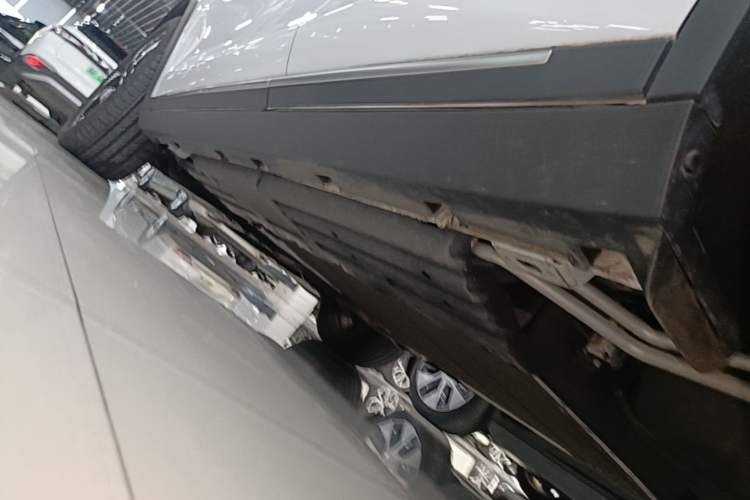 Used BYD Tang New Energy 2023 DM-i Champion Edition 112KM Prestige Model Left Side Sill