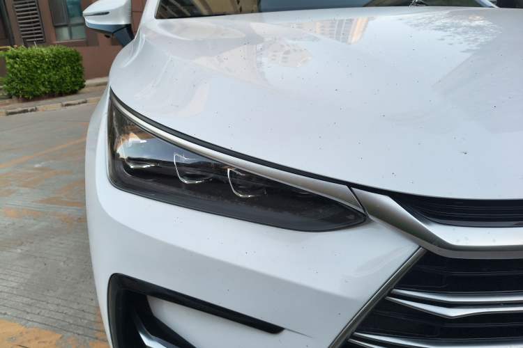 Used BYD Tang New Energy 2023 DM-i Champion Edition 112KM Prestige Model Right Front Headlight