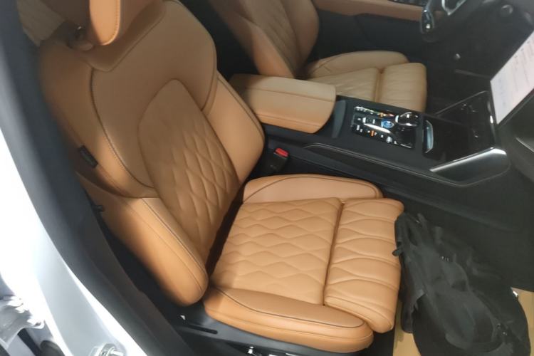 Used BYD Tang New Energy 2023 DM-i Champion Edition 112KM Prestige Model Right Front Seat