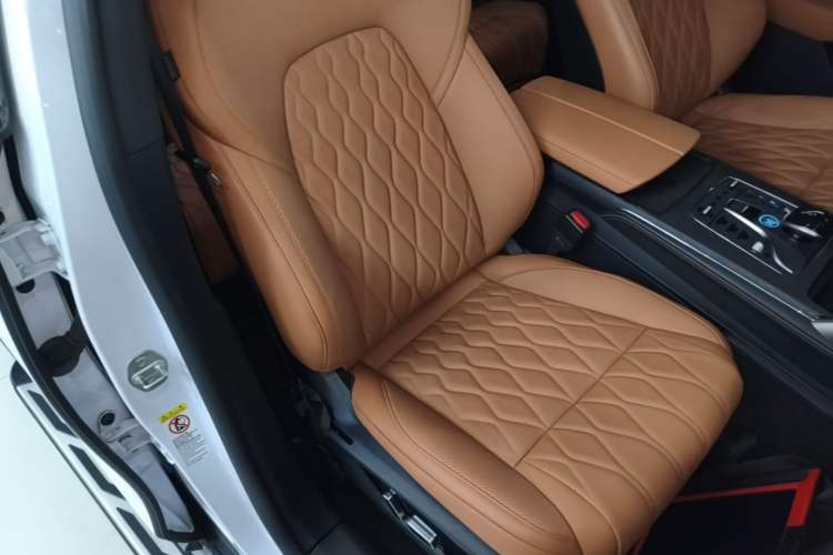 Used BYD Tang New Energy 2023 DM-i Champion Edition 112KM Prestige Model Right Front Seat