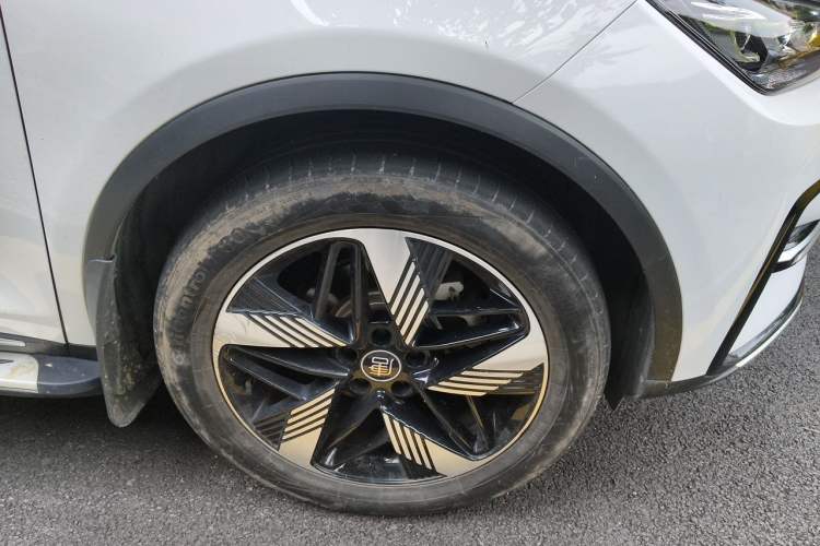 Used BYD Tang New Energy 2023 DM-i Champion Edition 112KM Prestige Model Right Front Wheel Hub