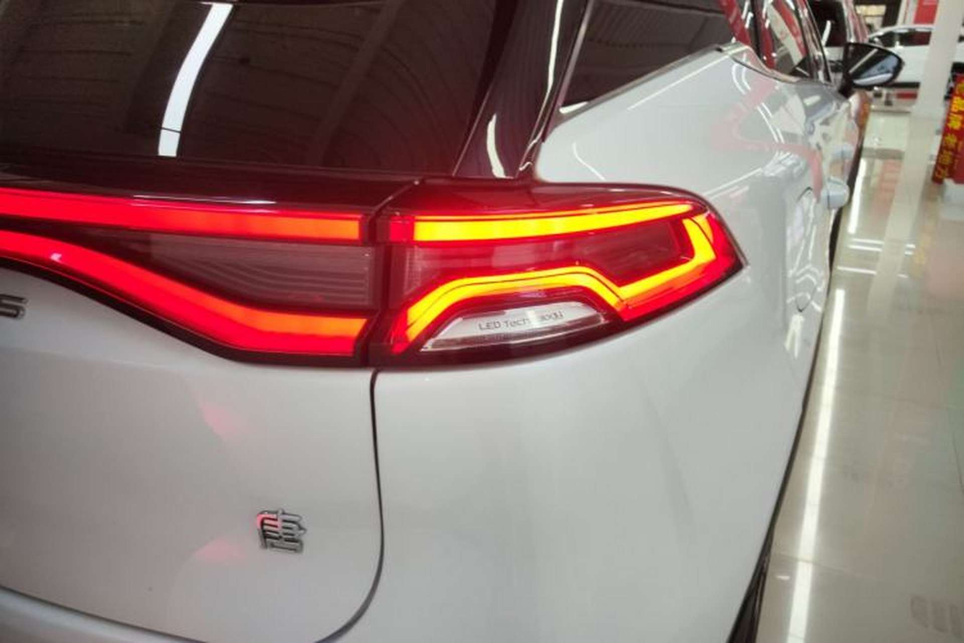 Used BYD Tang New Energy 2023 DM-i Champion Edition 112KM Prestige Model Right Rear Taillight