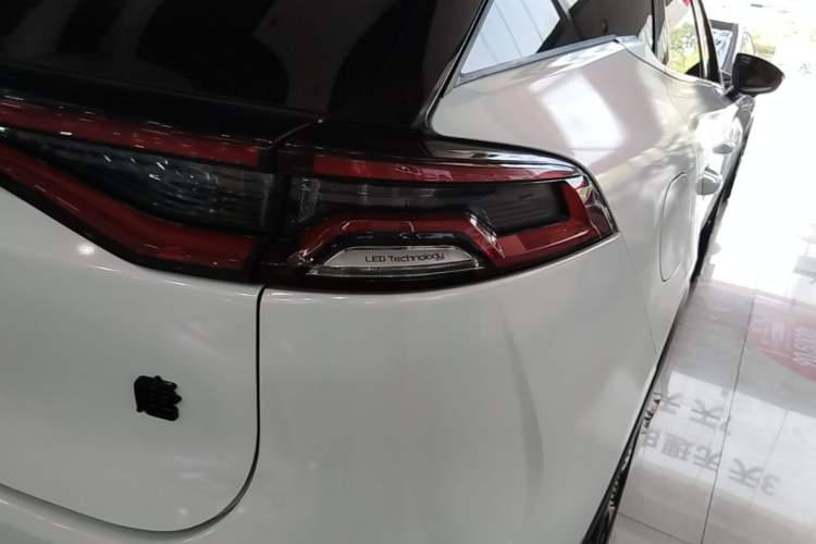 Used BYD Tang New Energy 2023 DM-i Champion Edition 112KM Prestige Model Right Rear Taillight