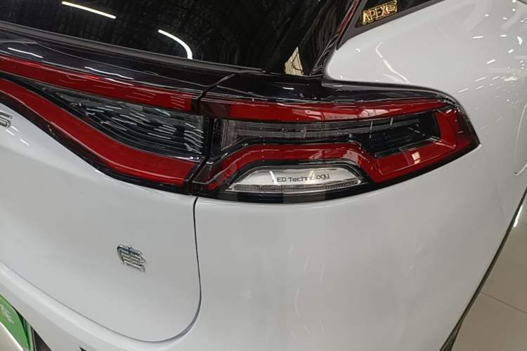Used BYD Tang New Energy 2023 DM-i Champion Edition 112KM Prestige Model Right Rear Taillight