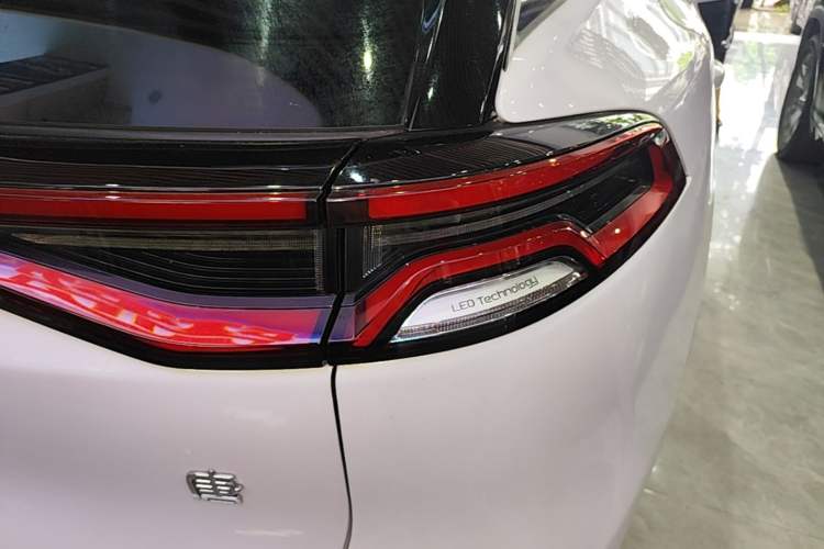 Used BYD Tang New Energy 2023 DM-i Champion Edition 112KM Prestige Model Right Rear Taillight