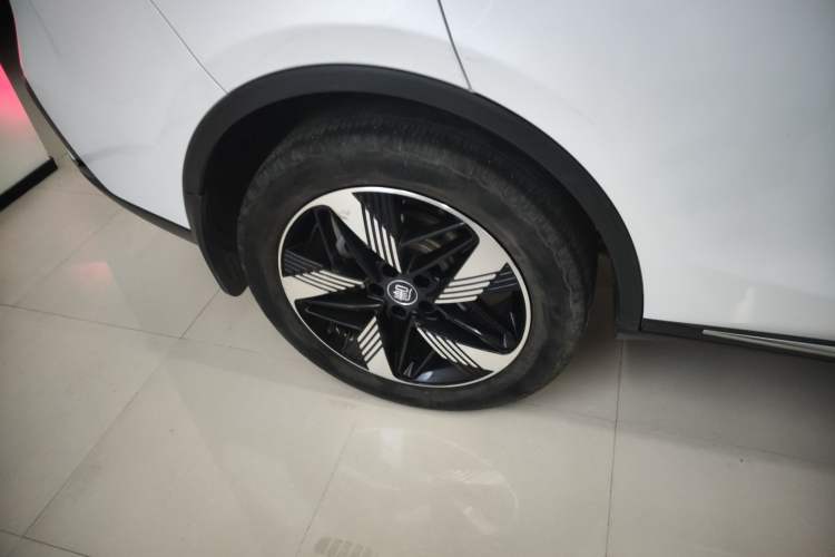 Used BYD Tang New Energy 2023 DM-i Champion Edition 112KM Prestige Model Right Rear Wheel Hub