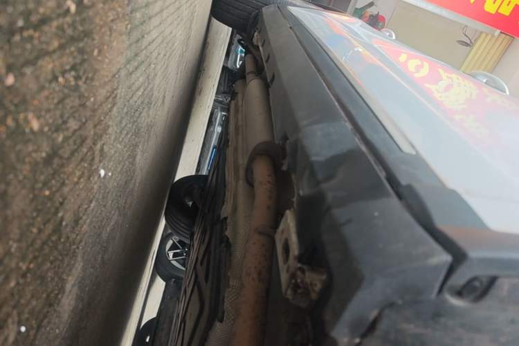 Used BYD Tang New Energy 2023 DM-i Champion Edition 112KM Prestige Model Right Side Sill
