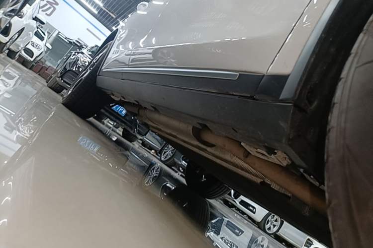 Used BYD Tang New Energy 2023 DM-i Champion Edition 112KM Prestige Model Right Side Sill