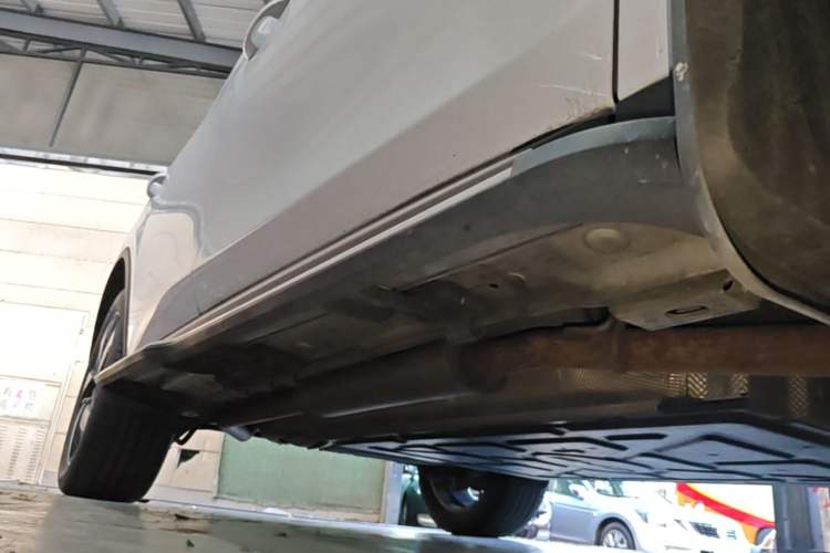 Used BYD Tang New Energy 2023 DM-i Champion Edition 112KM Prestige Model Right Side Sill
